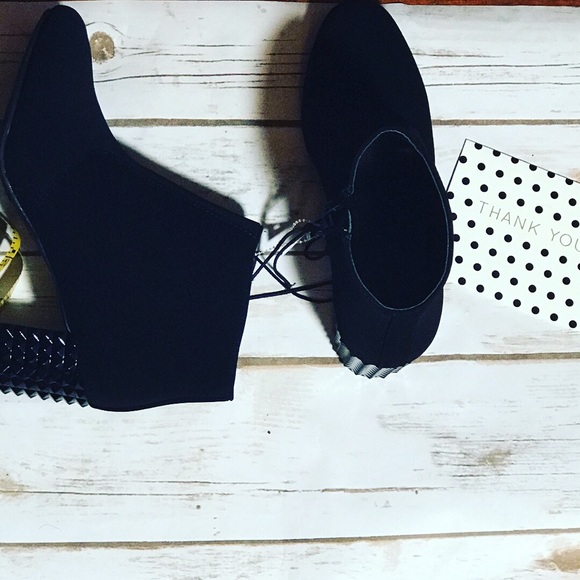 NWOB Madeline Stuart Studded Heel Bootie - Picture 3 of 6